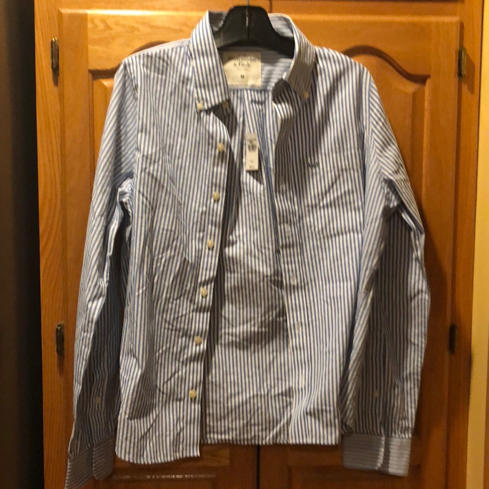 New Abercrombie & Fitch Button down shirt